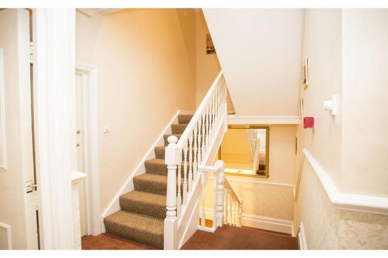 Parasol Weston Guest House Екстериор снимка
